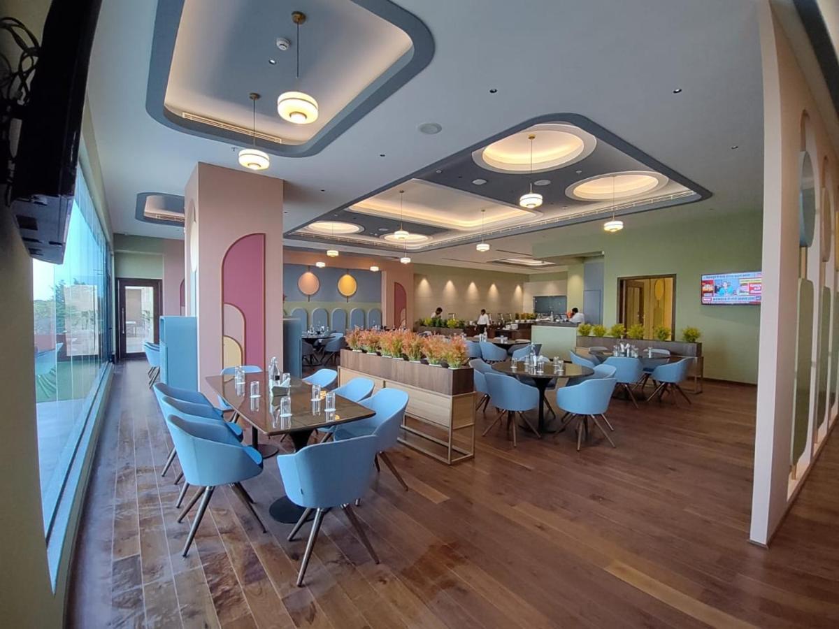 Hotel Damson Plum à Lucknow Extérieur photo