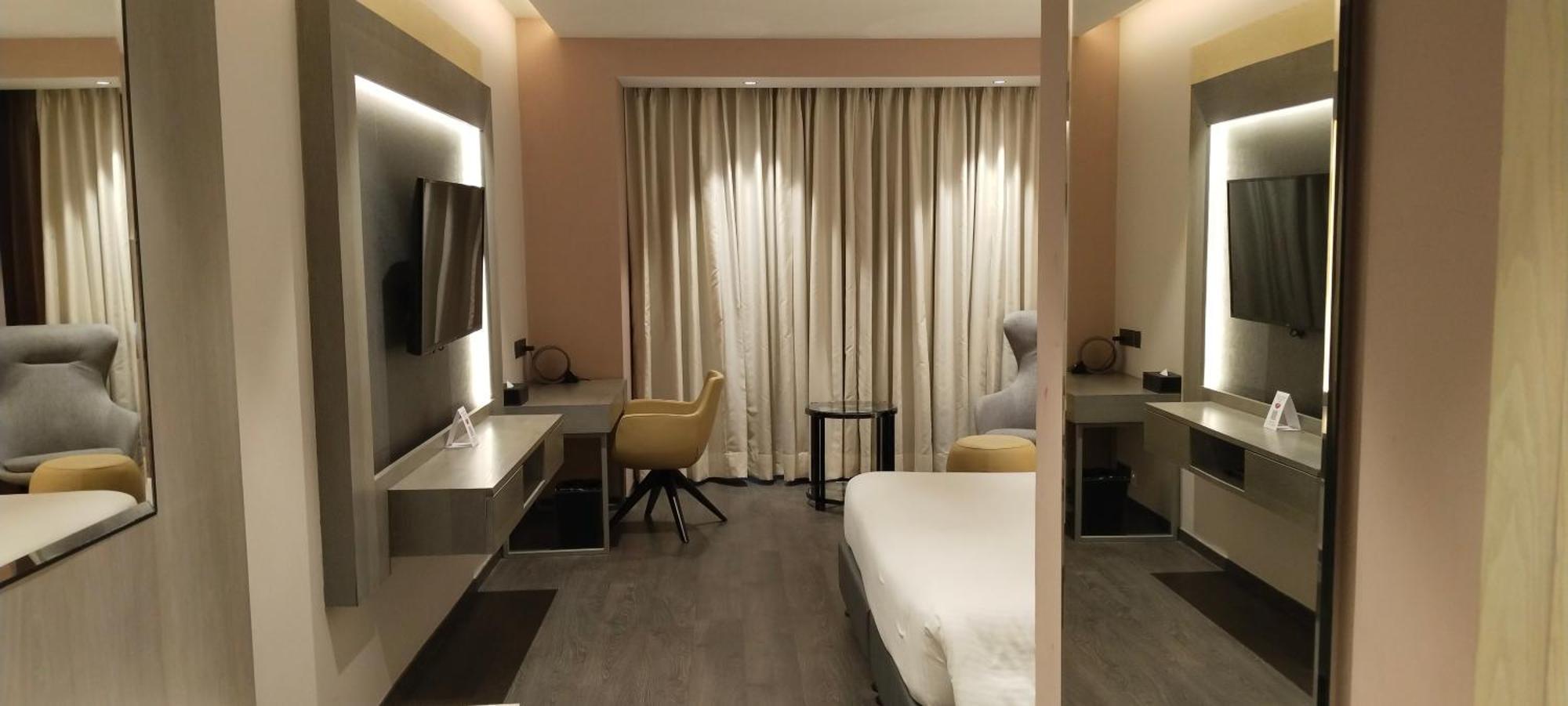 Hotel Damson Plum à Lucknow Extérieur photo