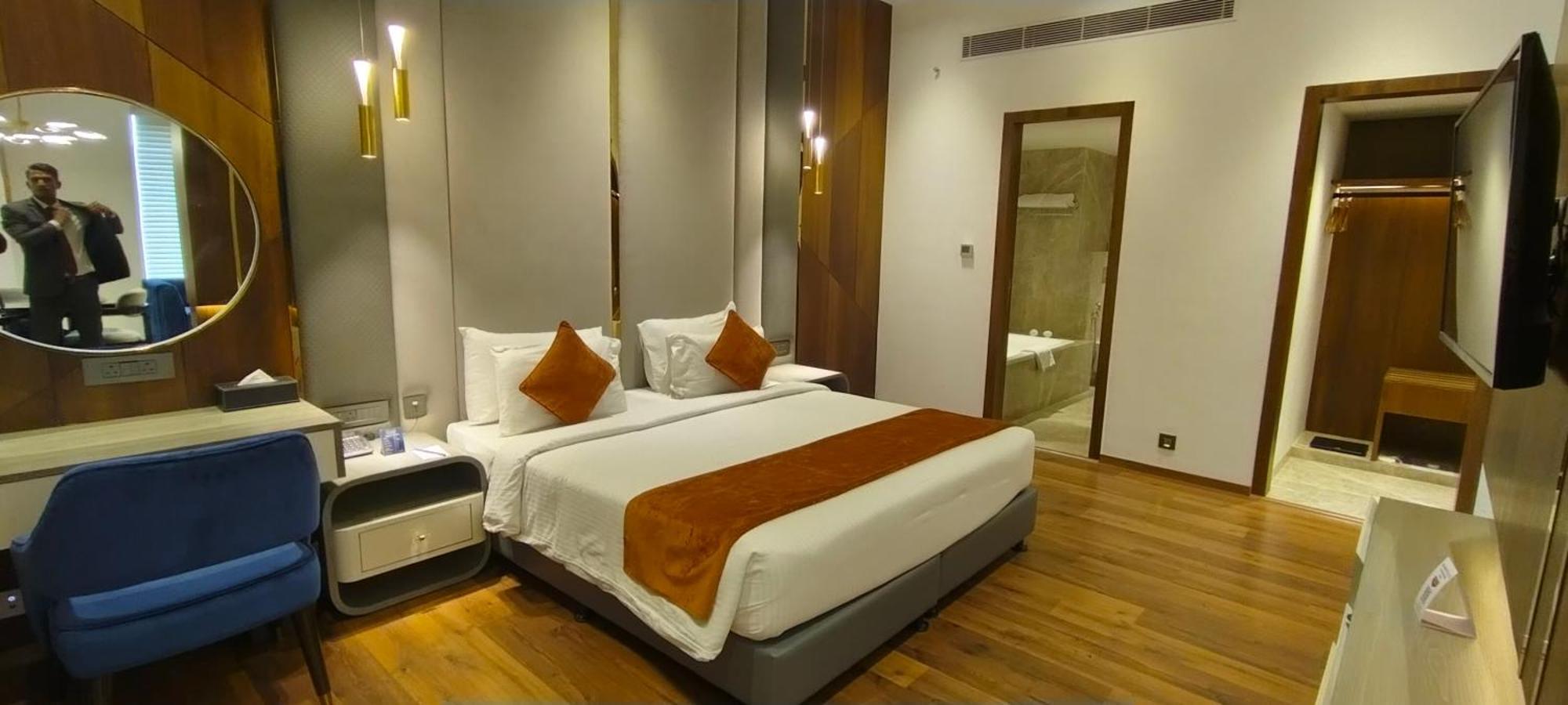 Hotel Damson Plum à Lucknow Extérieur photo